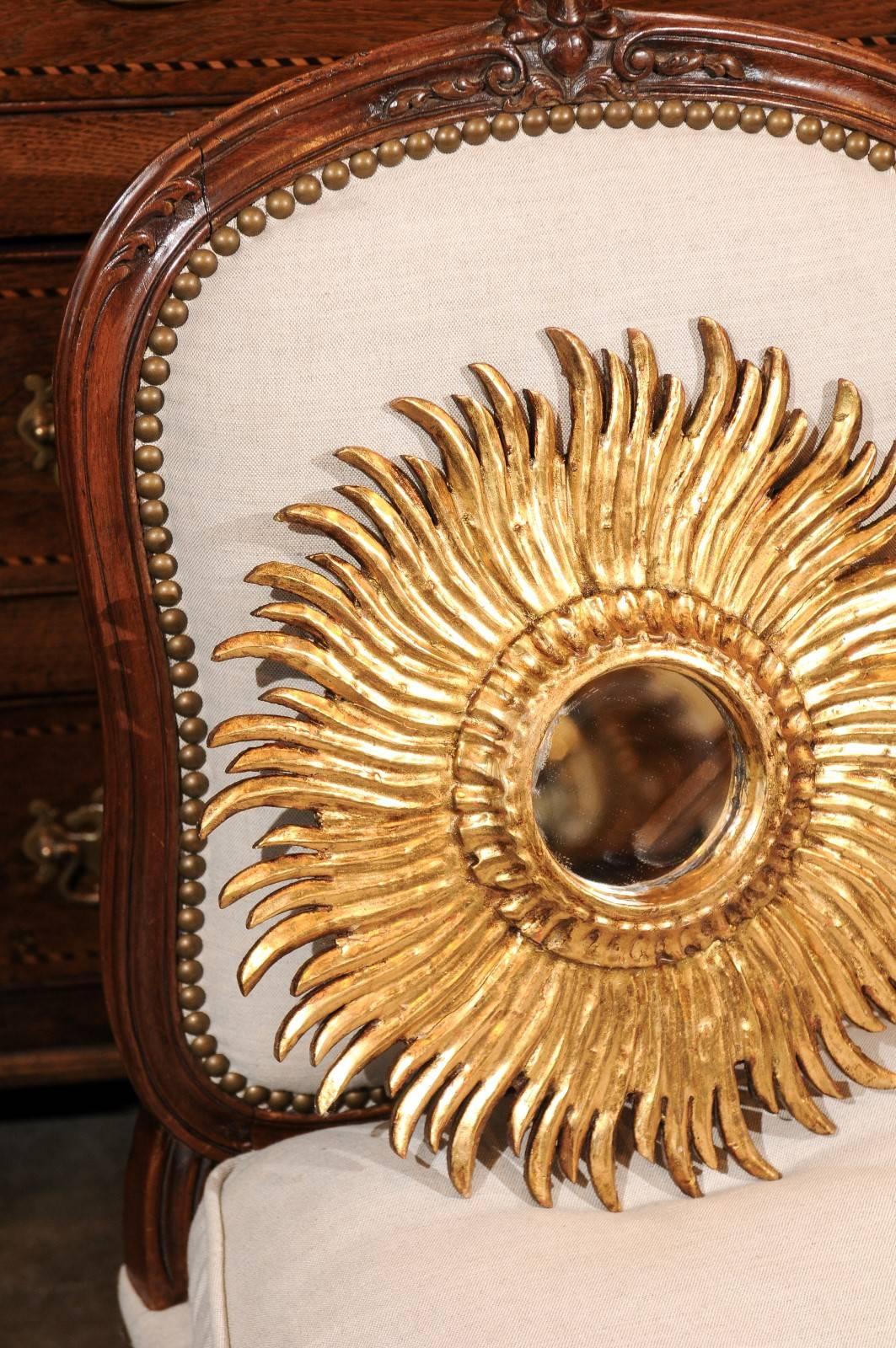 French Giltwood Sunburst Mirror with Wavy Sunrays from the Mid-20th Century 3
