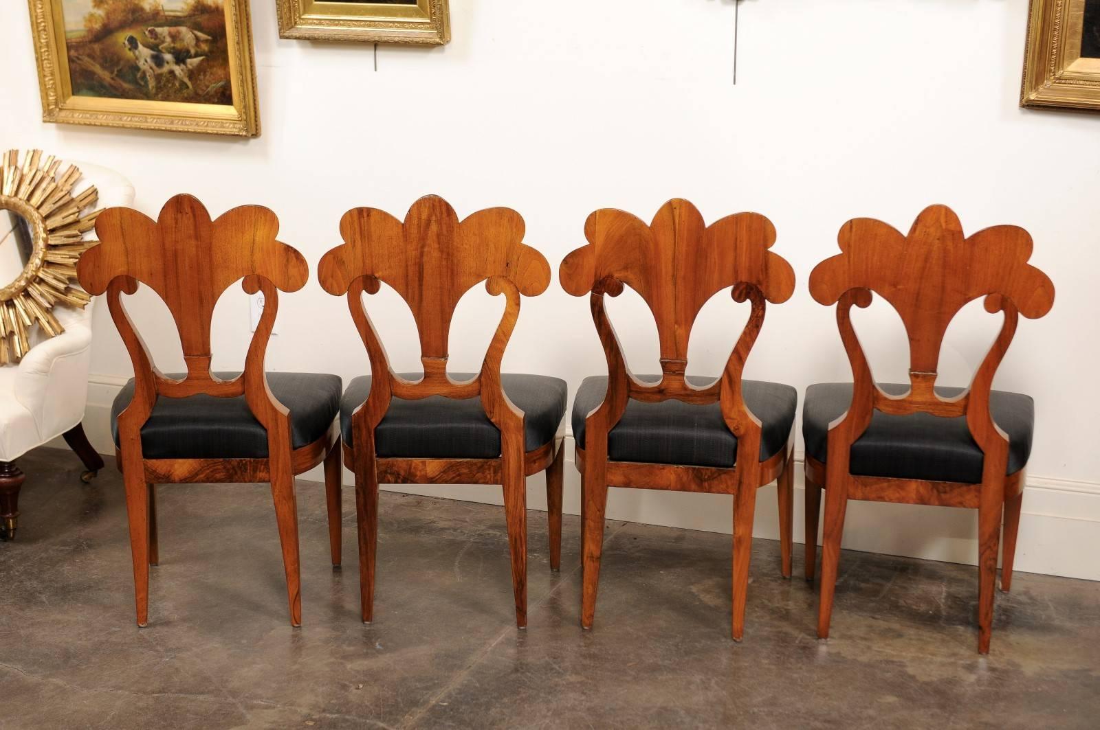 Set of Six Viennese Biedermeier Dining Chairs with Horsehair Seats, circa 1825 1