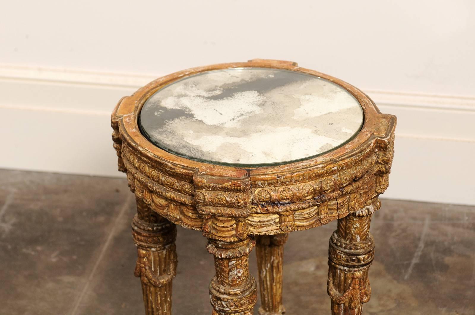 Italian Mid-18th Century Giltwood Table with Mirrored Top over Four Carved Legs 1