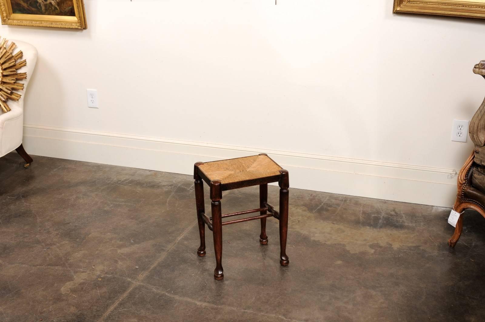 English Petite Oak Stool with Rectangular Rush Seat from the Late 19th Century In Good Condition In Atlanta, GA