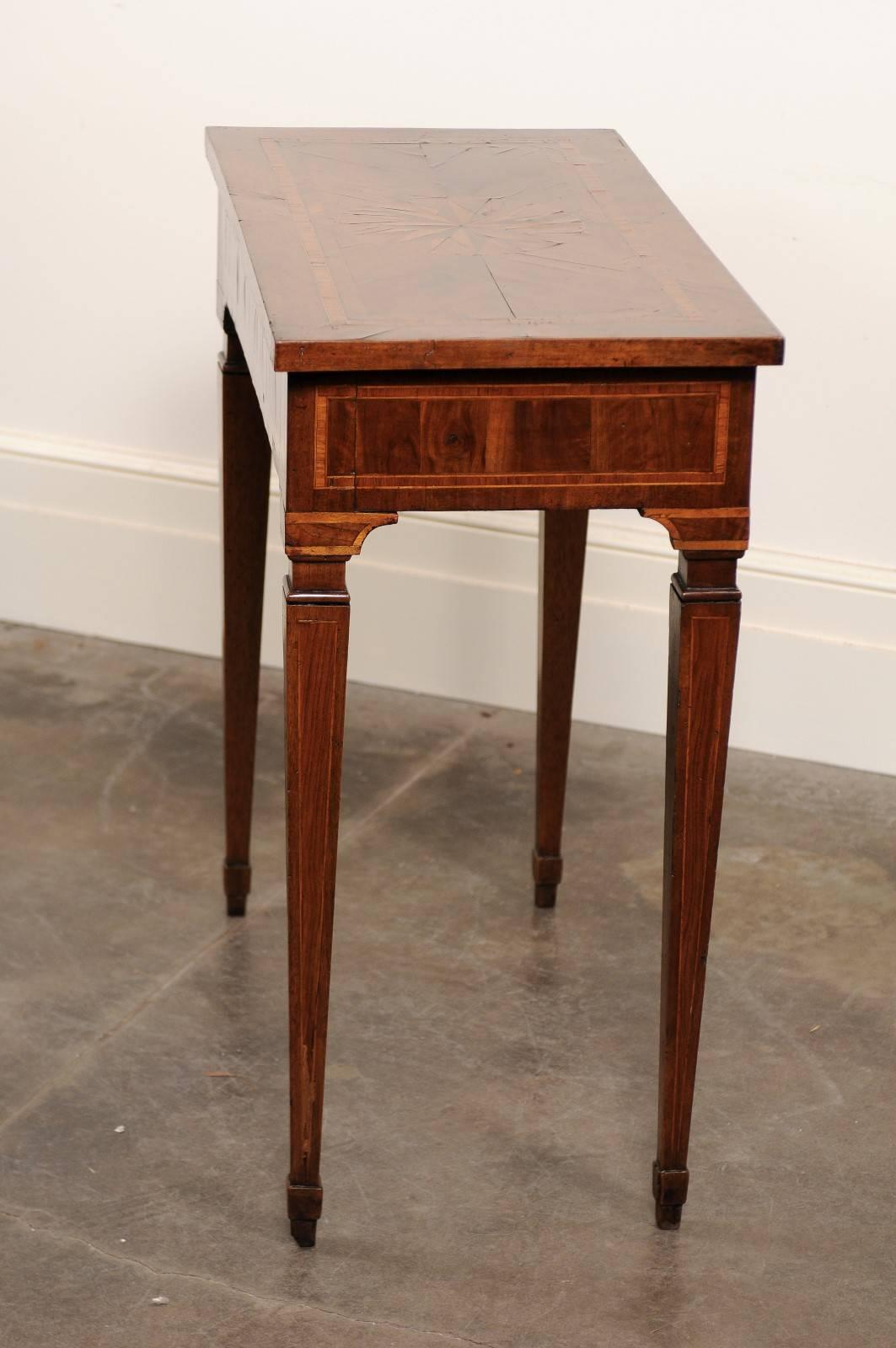 Italian 18th Century Console Table with Marquetry Inlaid Top and Tapered Legs For Sale 1