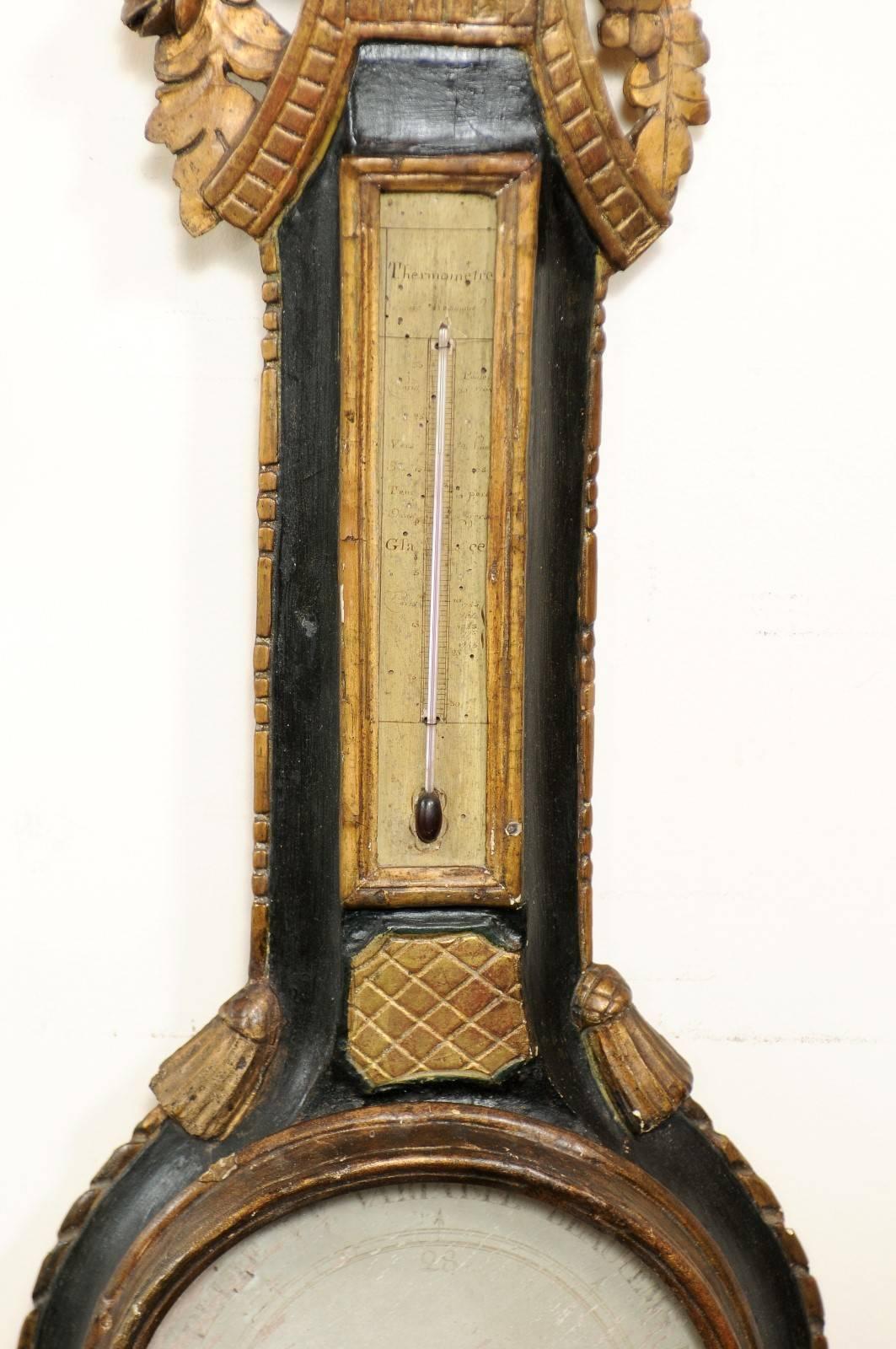 Vetro Barometro francese in stile Luigi XVI in legno dorato e dipinto dei primi anni del 1800 in vendita