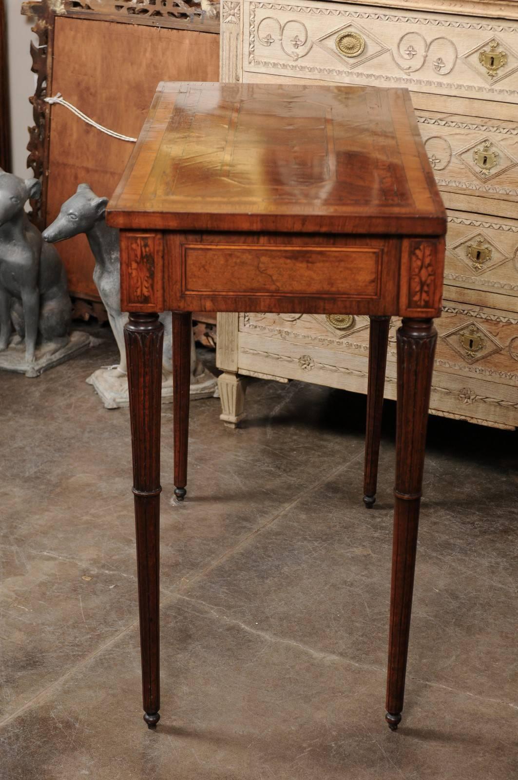 Italian 18th Century Walnut Console Table with Inlaid Top and Carved Fluted Legs In Good Condition For Sale In Atlanta, GA