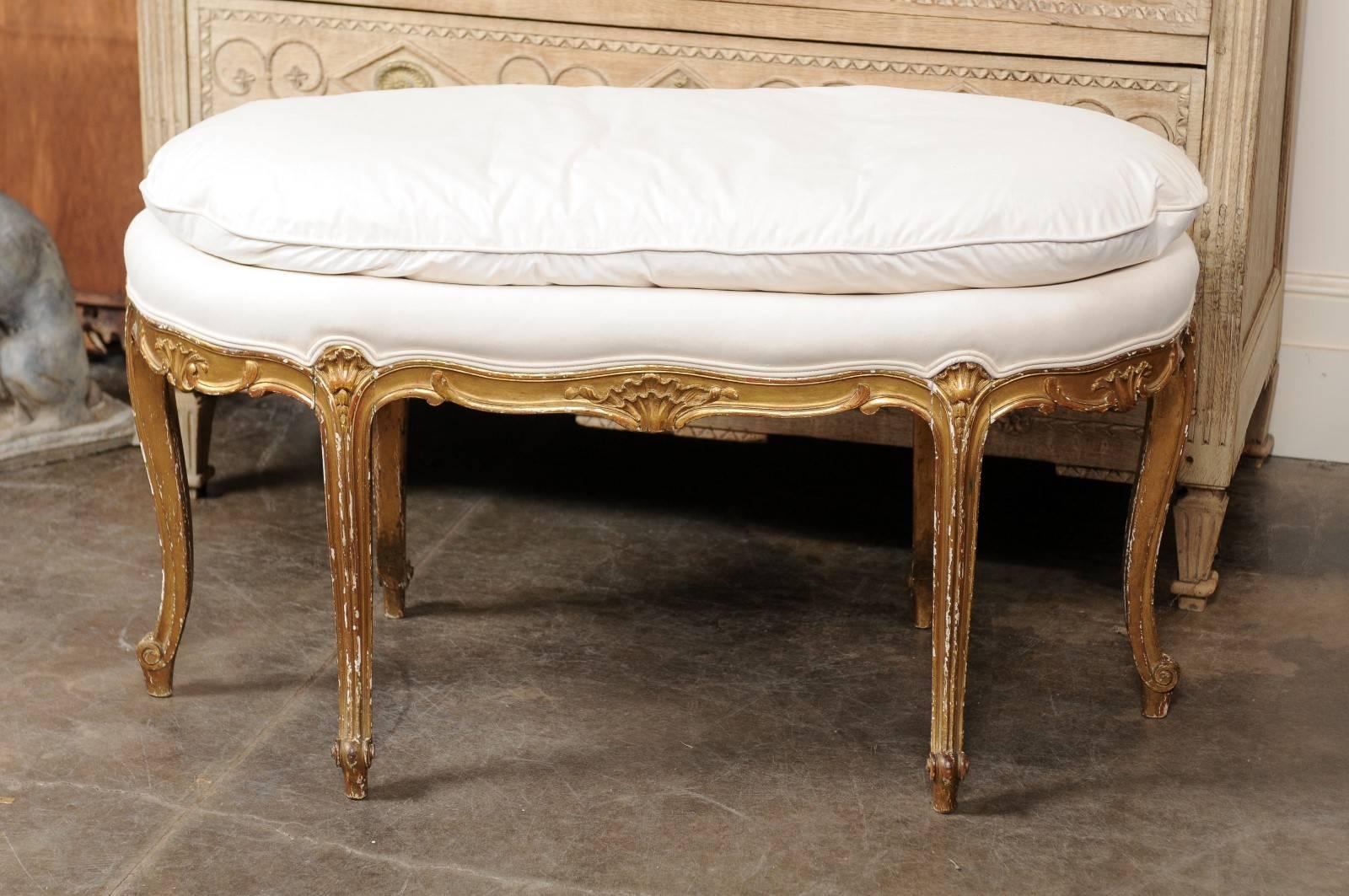 French Louis XV Style Upholstered Bench with Giltwood Frame, circa 1920 For Sale 3