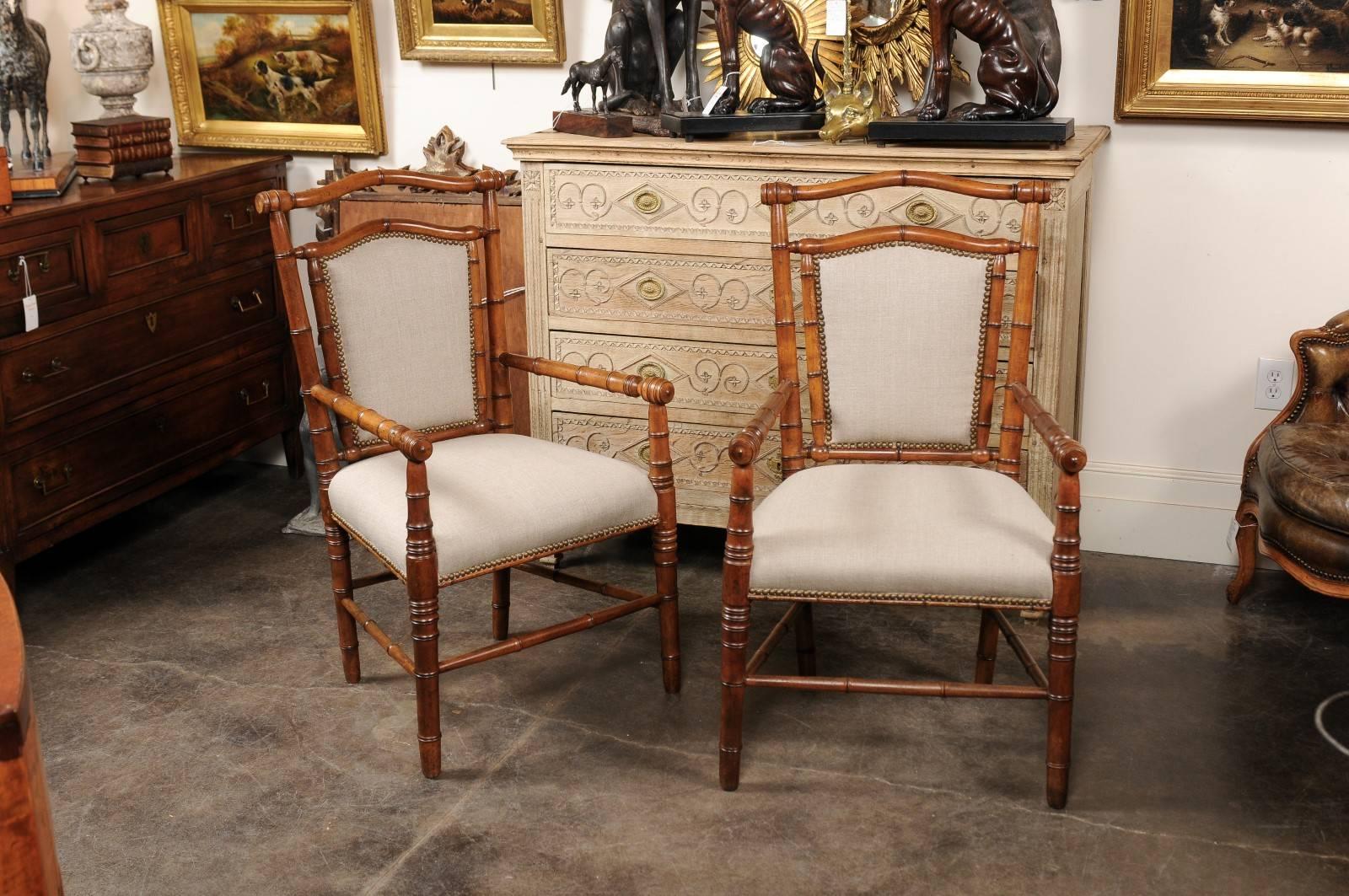 Pair of English 1900s Faux-Bamboo Armchairs with Turned Legs and Stretchers In Good Condition In Atlanta, GA
