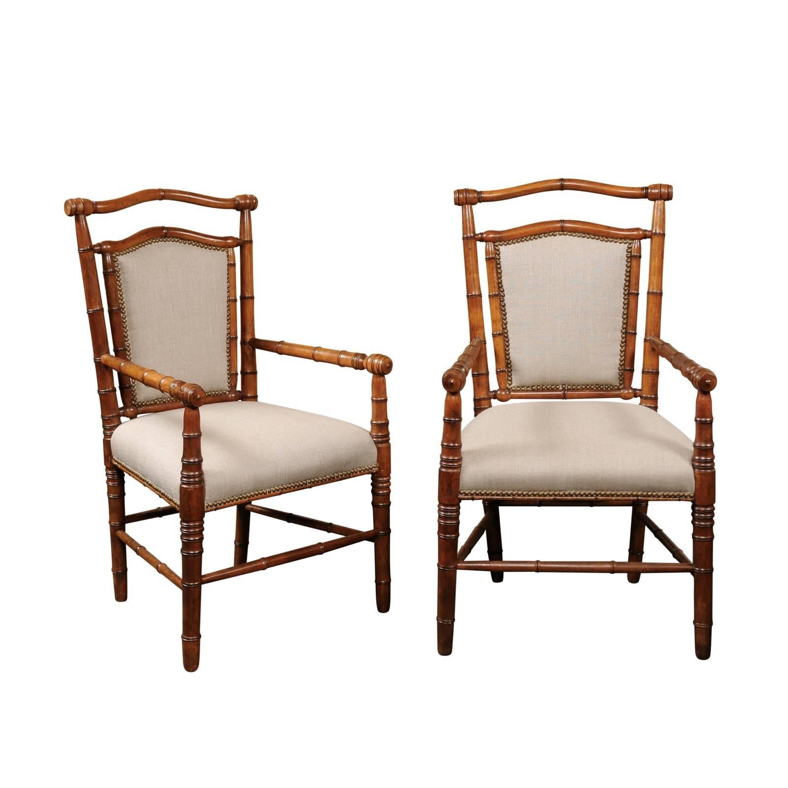 Pair of English 1900s Faux-Bamboo Armchairs with Turned Legs and Stretchers