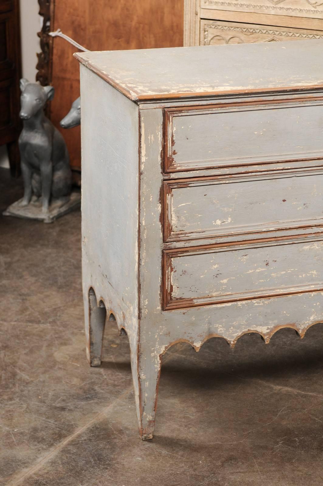 Portuguese Early 19th Century Painted Wood Three-Drawer Chest with Carved Skirt In Good Condition In Atlanta, GA