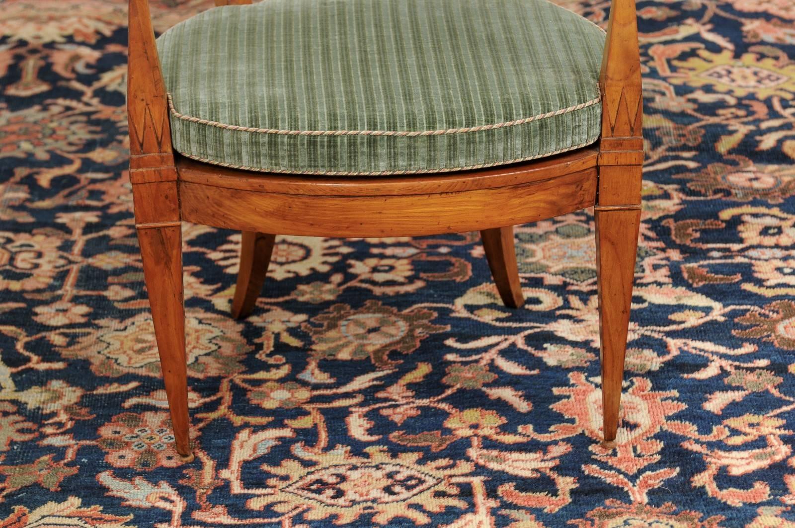 Paire de fauteuils Biedermeier autrichiens des années 1840, avec dossiers percés et sièges en rotin en vente 3