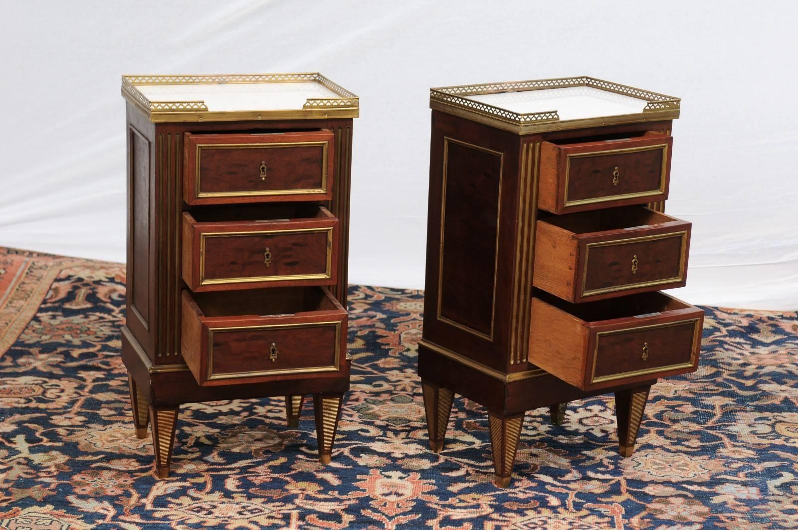 Pair of Petite French Directoire Style Commodes with Gallery and Marble Tops In Good Condition In Atlanta, GA