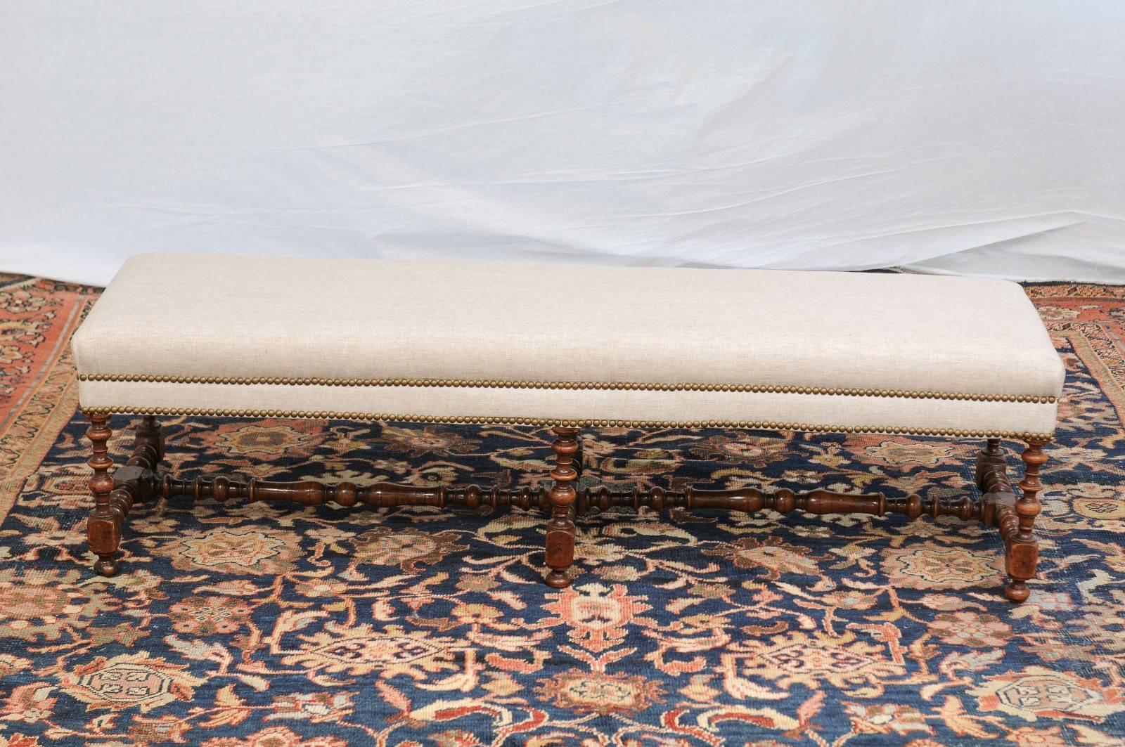 English Early 20th Century Bobbin Leg Backless Upholstered Walnut Bench In Excellent Condition In Atlanta, GA