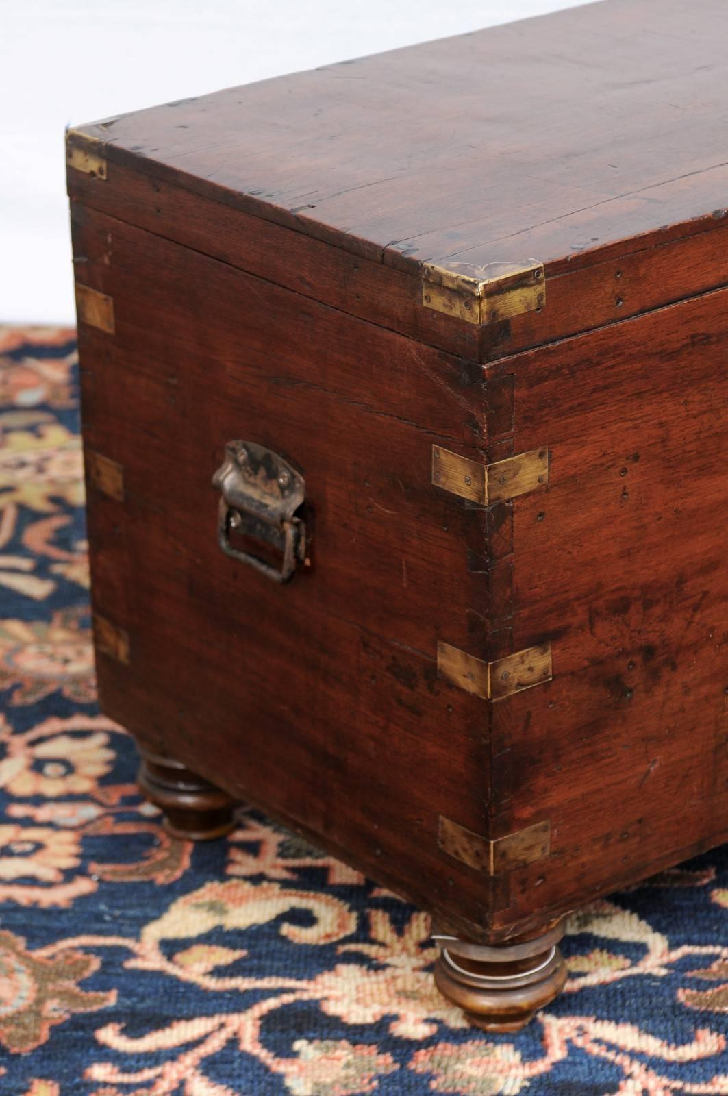 English Campaign Oak Trunk with Brass Accents and Handles, circa 1880 In Good Condition In Atlanta, GA