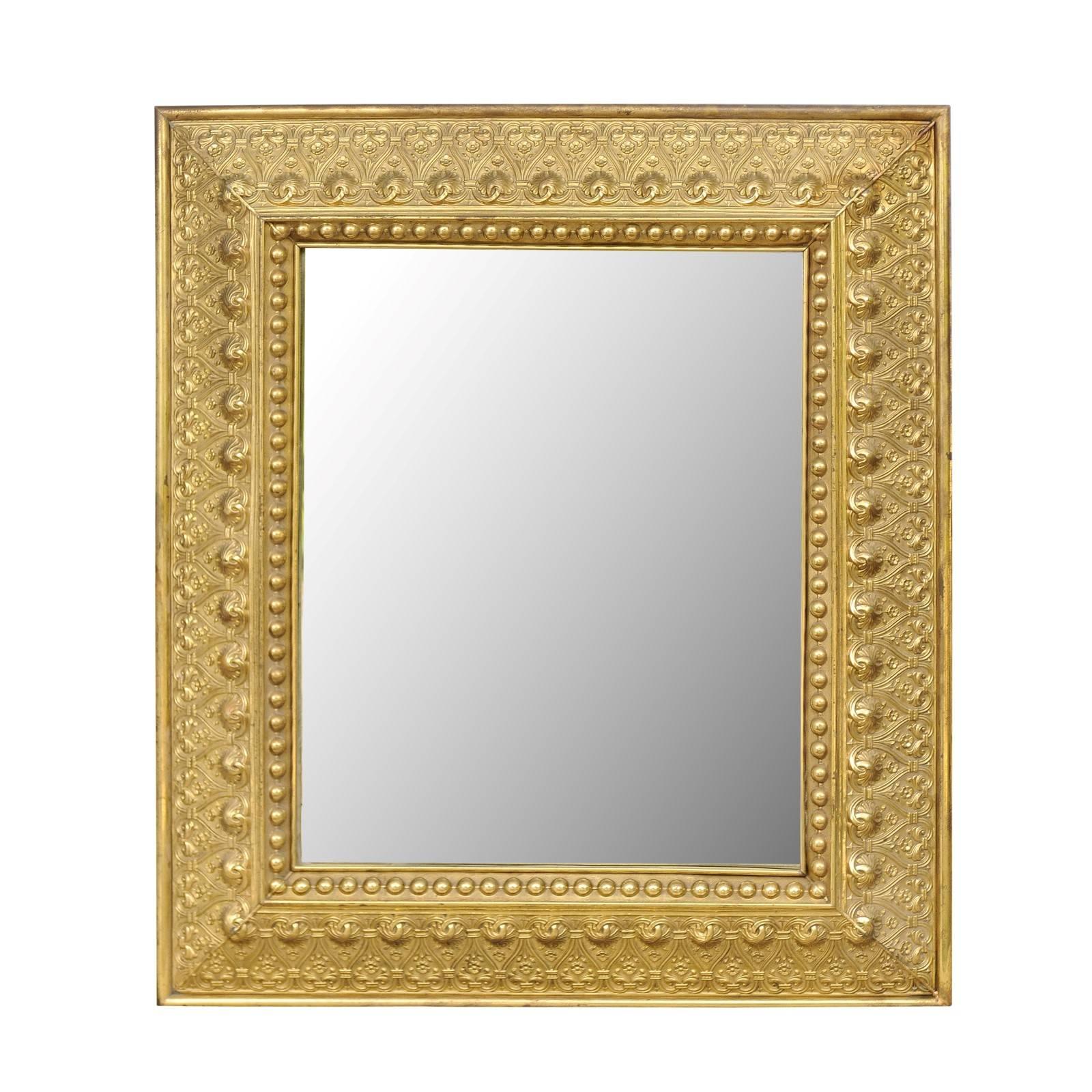 What is a beveled edge mirror?
