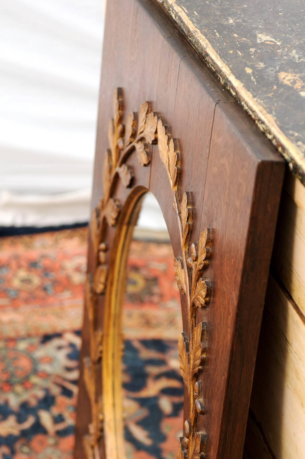 English Gilded Oak Leaf Wreath Mirror with Oval Glass from the Late 19th Century 2