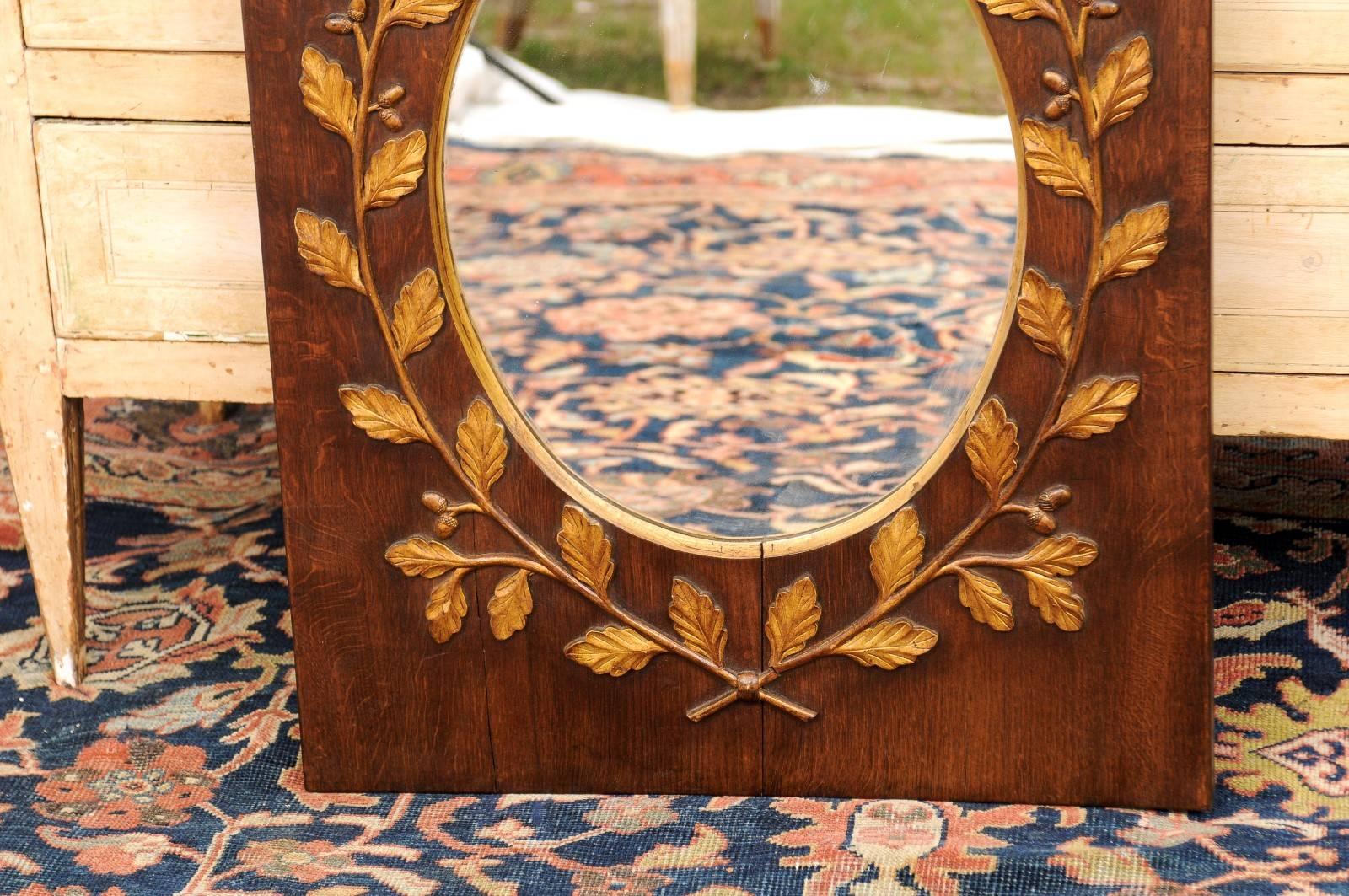 English Gilded Oak Leaf Wreath Mirror with Oval Glass from the Late 19th Century 5