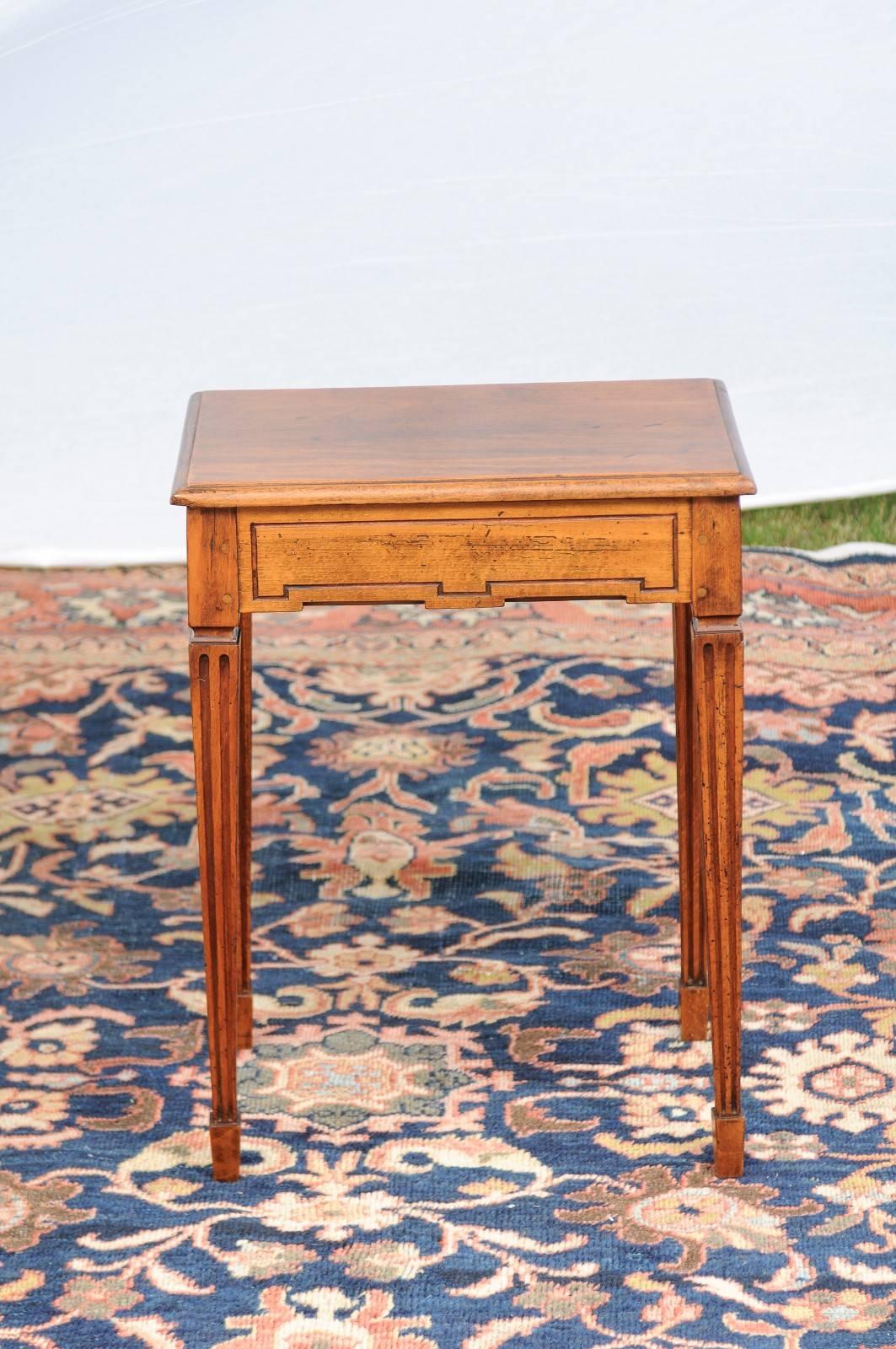 French Late 19th Century Oak and Walnut Side Table with Tilt-Top and Fluted Legs 2