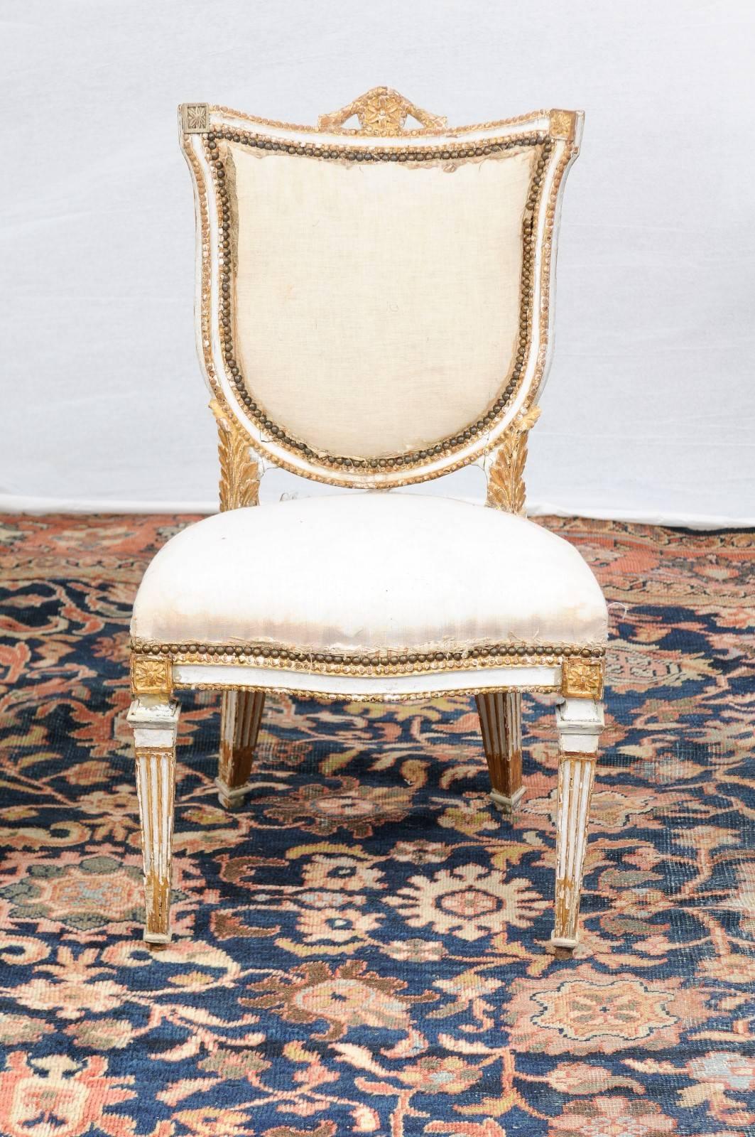 Pair of Italian Neoclassical Painted and Gilded Side Chairs with Shield Backs In Good Condition In Atlanta, GA