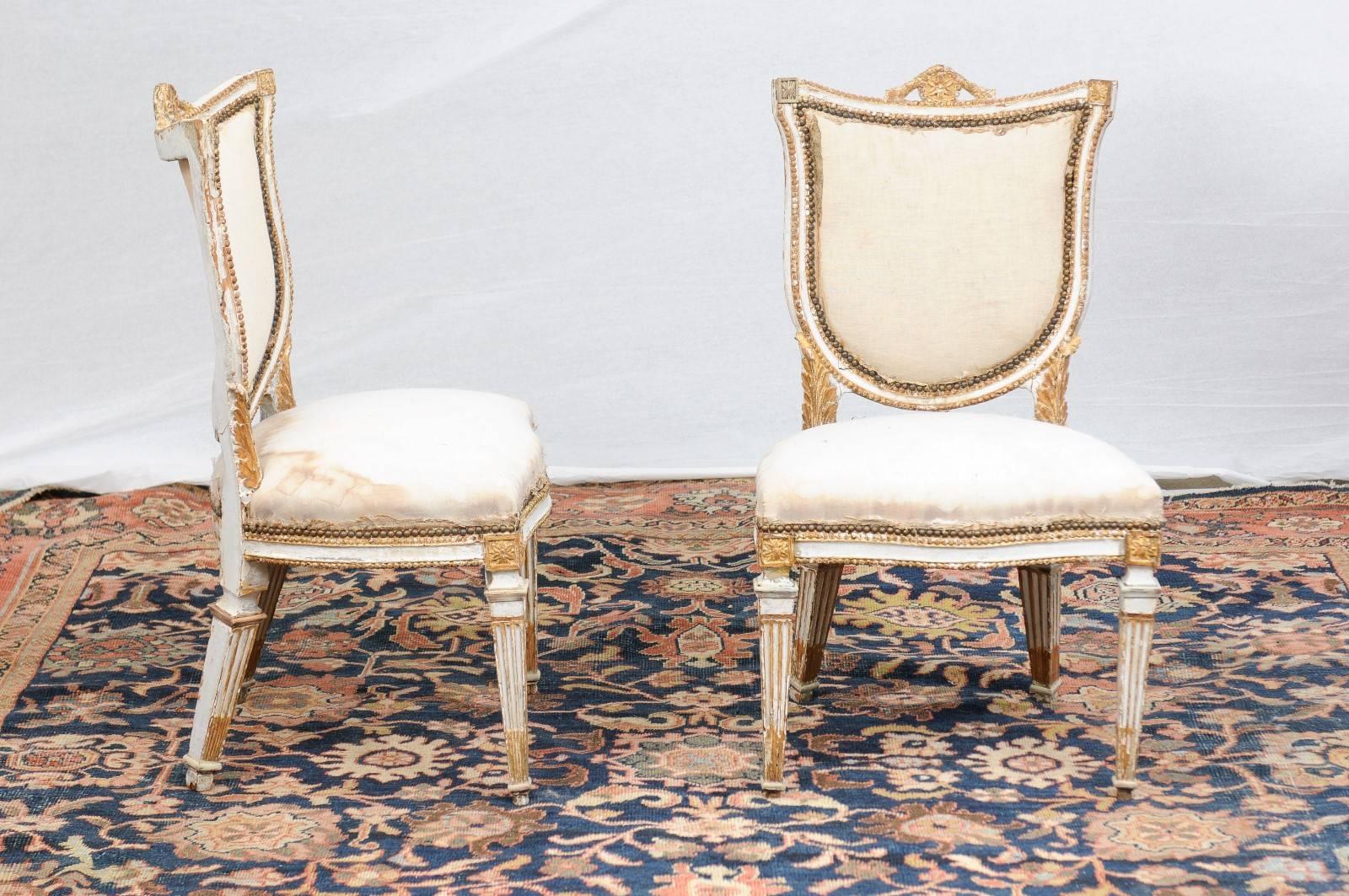 18th Century Pair of Italian Neoclassical Painted and Gilded Side Chairs with Shield Backs