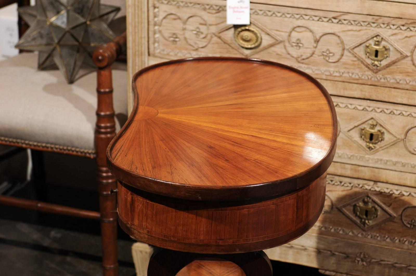 French Inlaid Bean-Shaped Tiered Small Side Table from the 1920s 3