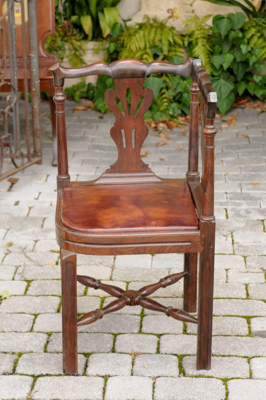 English 1840s Carved Wood Corner Chair with Leather Seat and Cross Stretcher 3