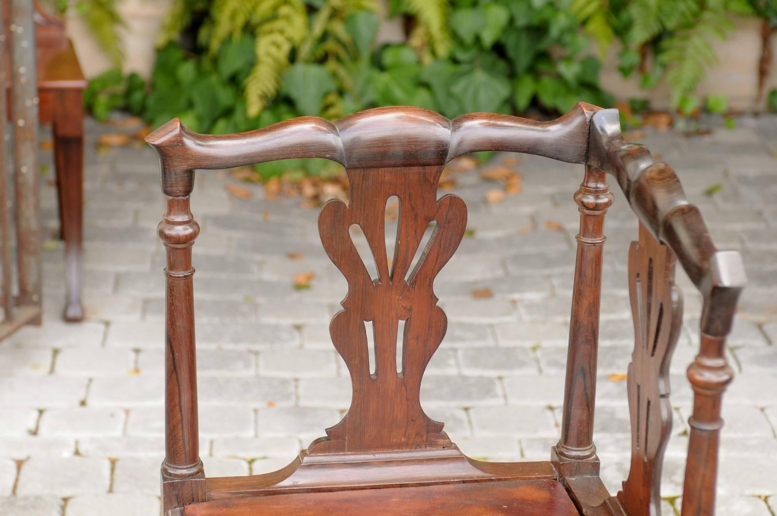 English 1840s Carved Wood Corner Chair with Leather Seat and Cross Stretcher 4