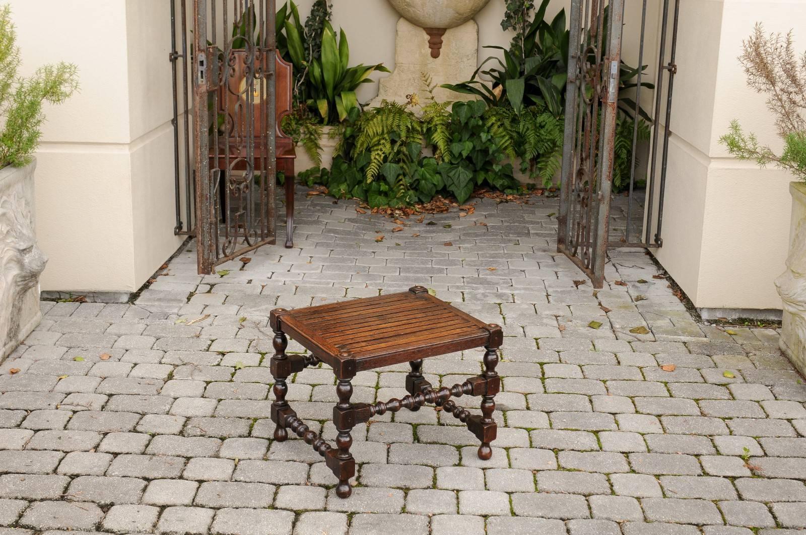 English 1880 Oak Barley Twist Stool with Slatted Seat, Turned Legs and Stretcher In Good Condition In Atlanta, GA