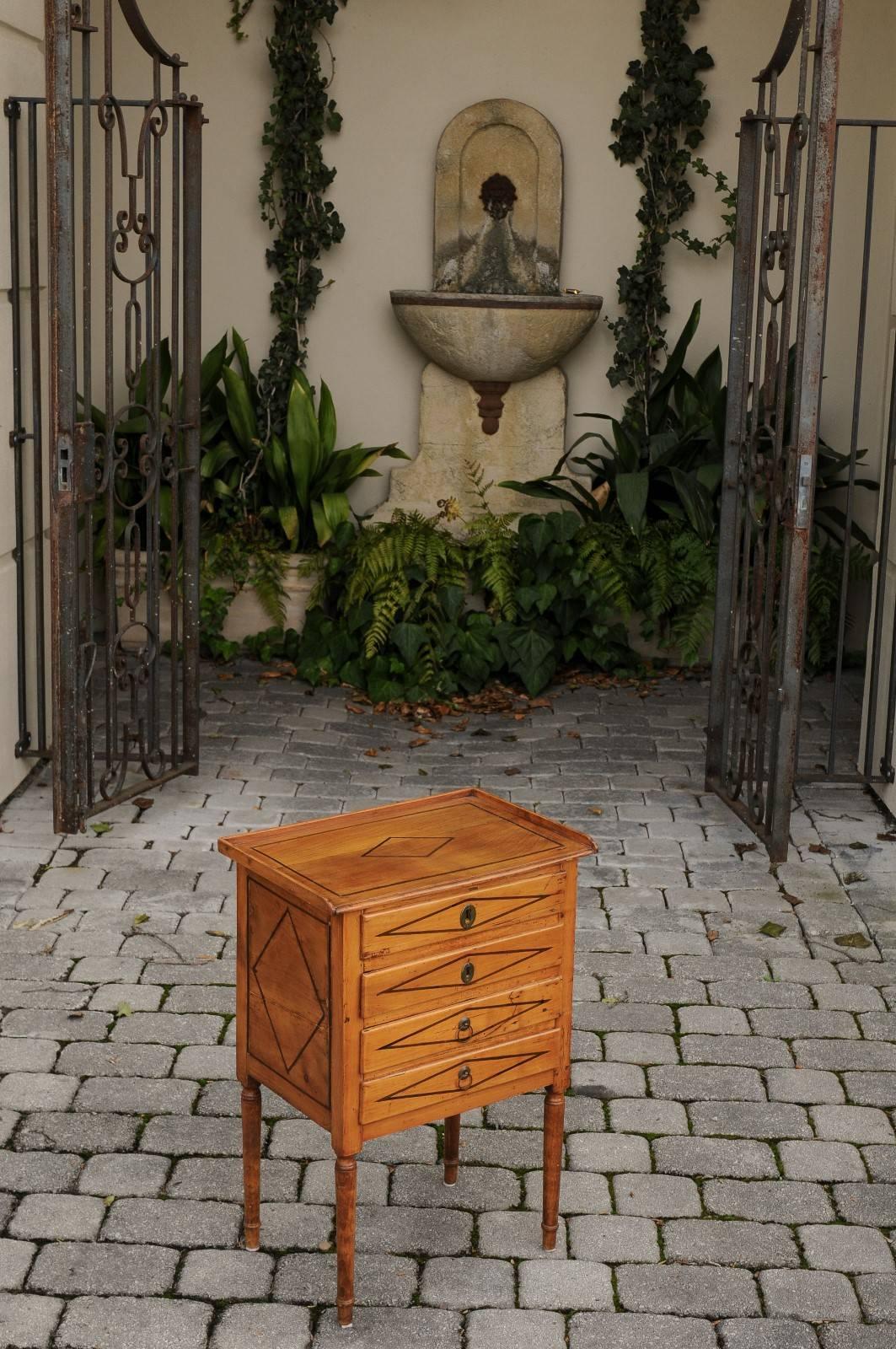 French 1820s Neoclassical Fruitwood Veneered Side Table with Diamond Motifs In Good Condition For Sale In Atlanta, GA