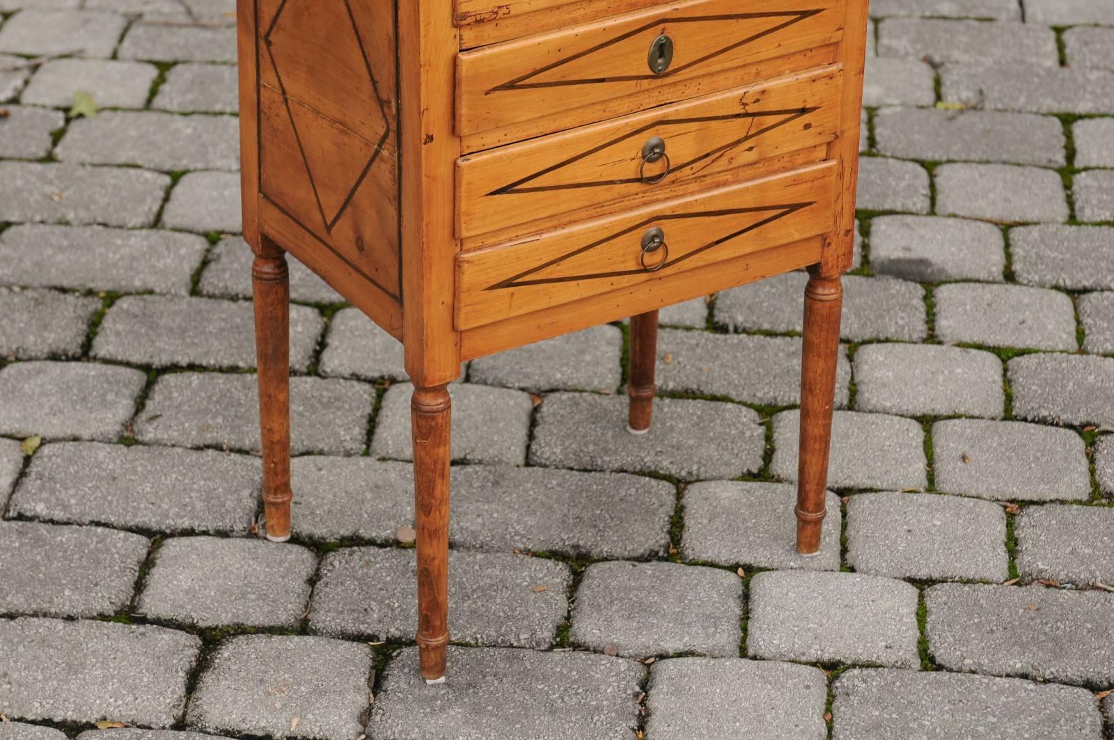 French 1820s Neoclassical Fruitwood Veneered Side Table with Diamond Motifs For Sale 4