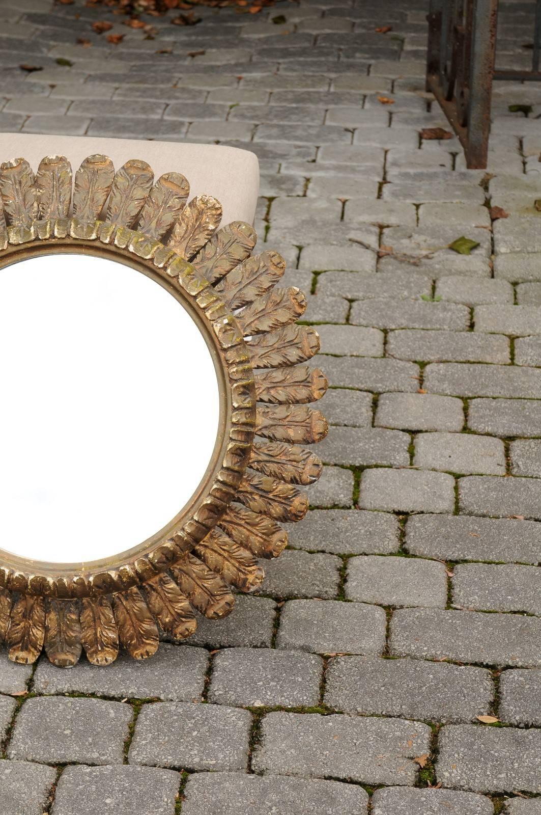 Italian Carved Giltwood Circular Mirror with Foliage Motifs from the 1950s 1