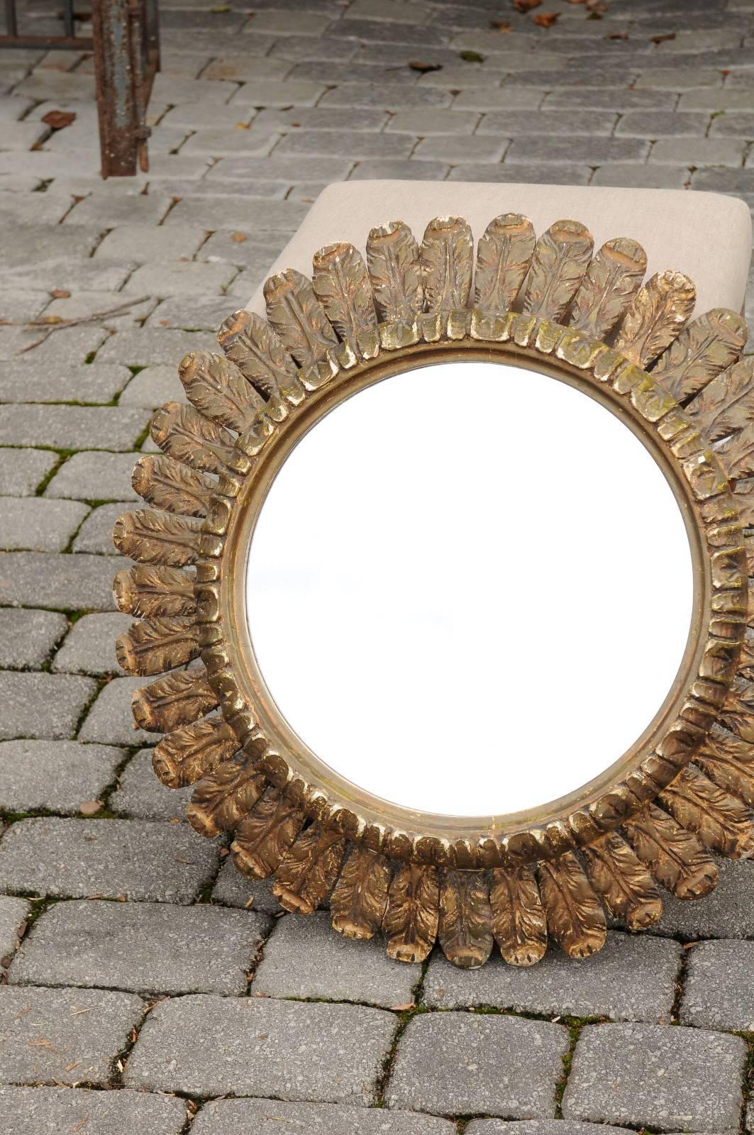Italian Carved Giltwood Circular Mirror with Foliage Motifs from the 1950s 2