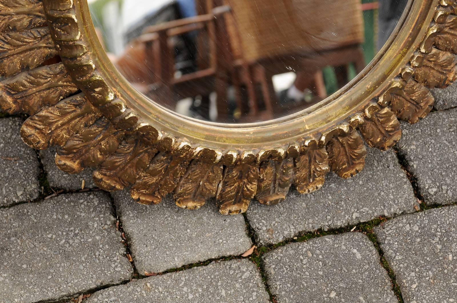 Italian Carved Giltwood Circular Mirror with Foliage Motifs from the 1950s 4