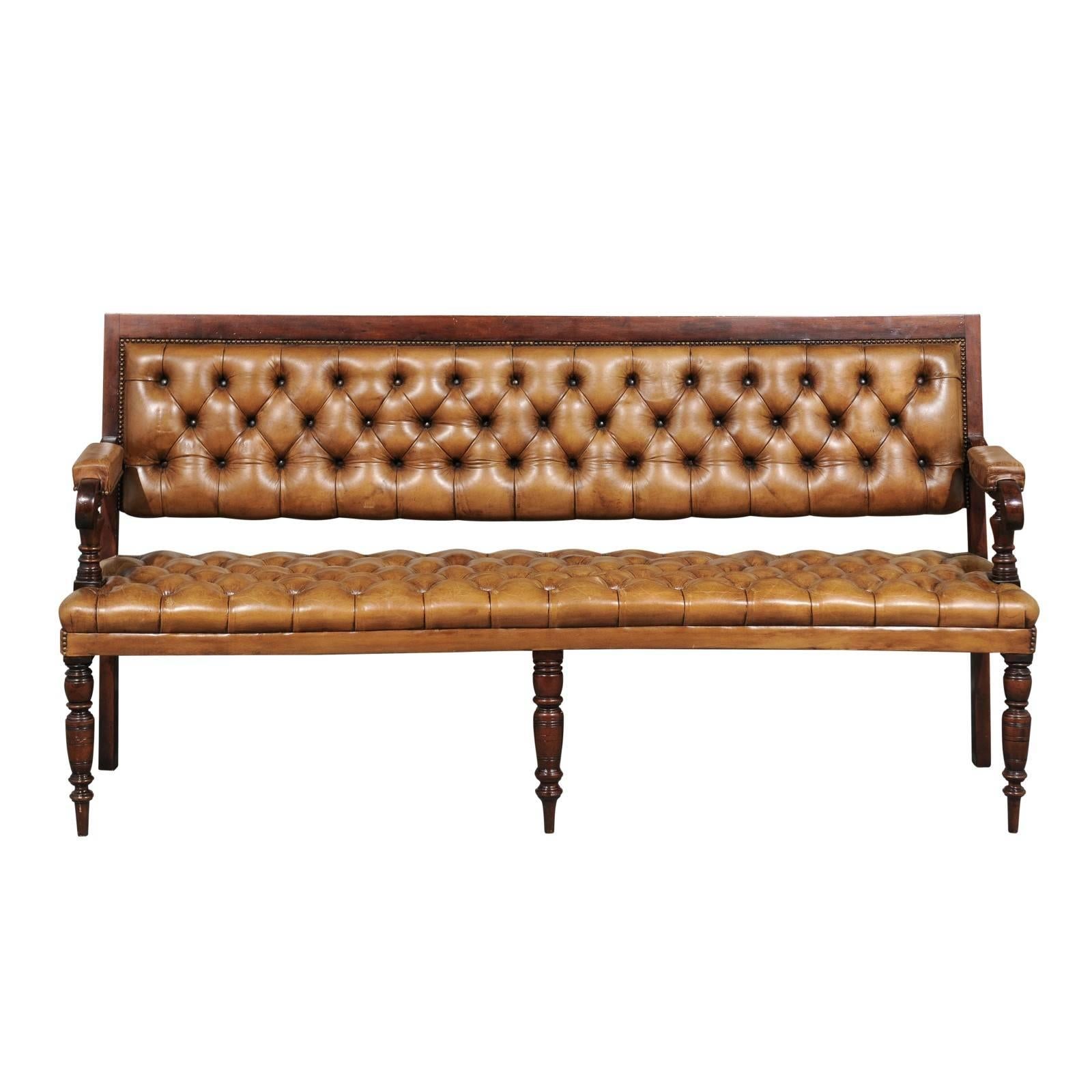 English Tufted Leather Upholstered Wooden Bench from the Late 19th Century