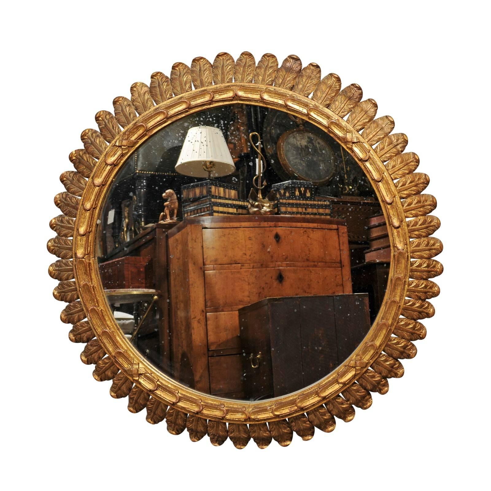 French Round Giltwood Mirror with Carved Waterleaves and Clear Glass, circa 1950 4