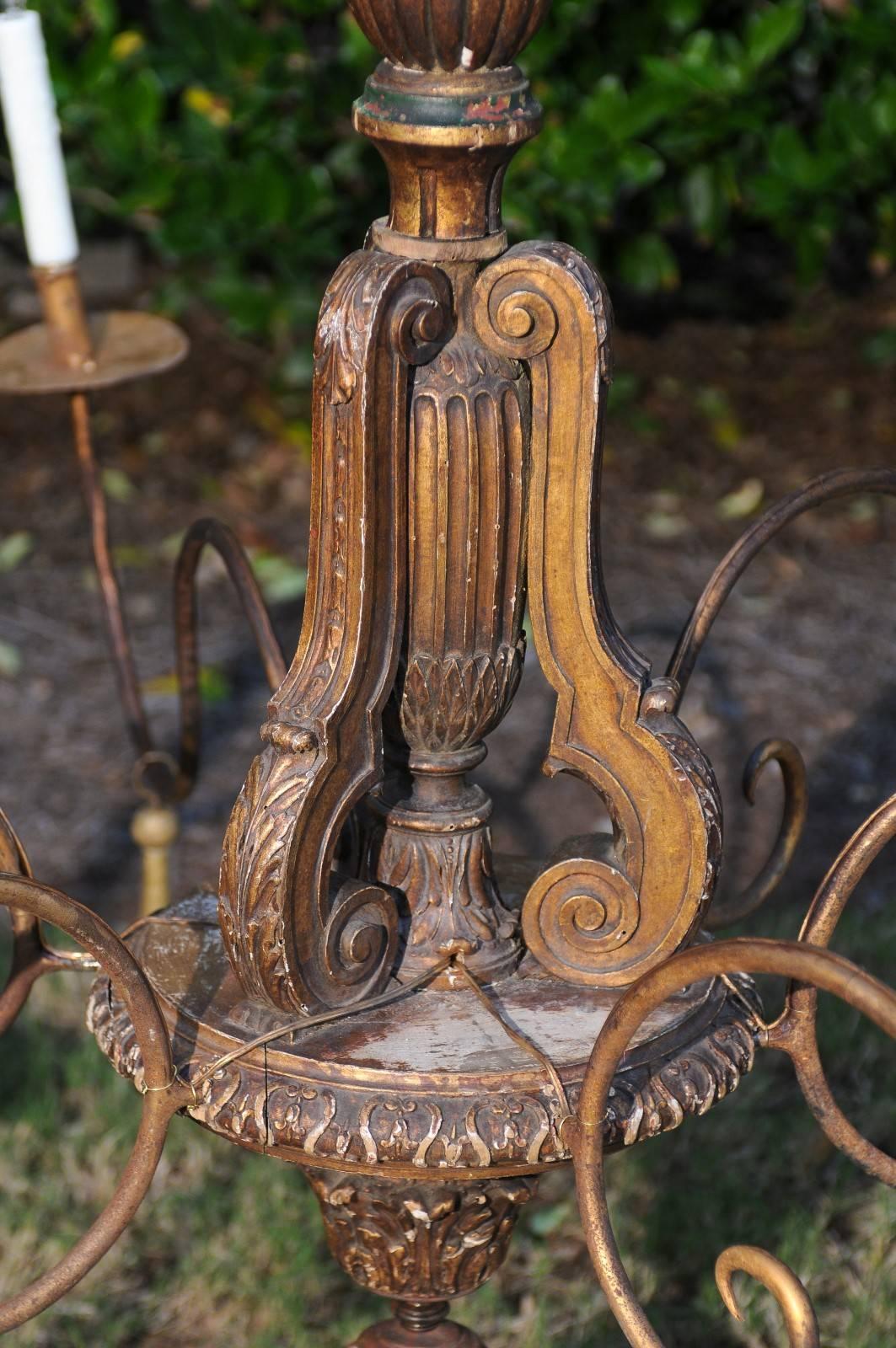 Italian 19th Century Six-Light Parcel-Gilt Wooden Chandelier with Swoop Arms 4