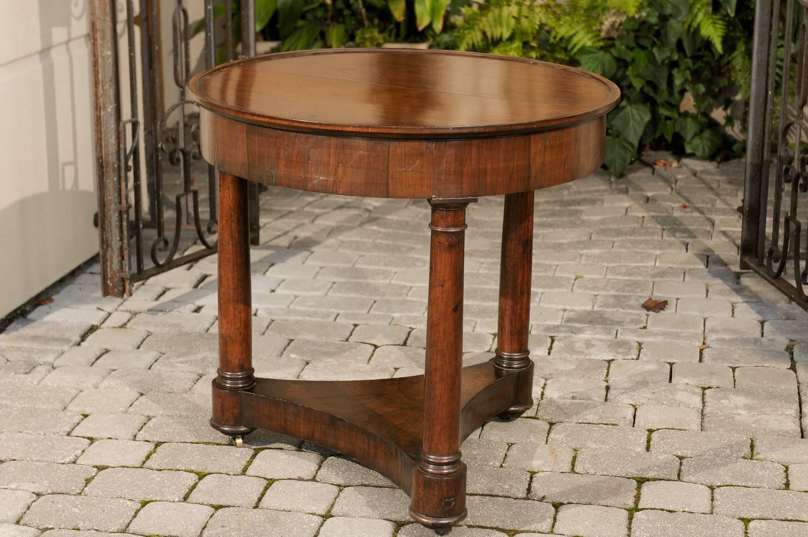 French 1870s Empire Style Walnut Round Center Table with Column-Shaped Legs 4