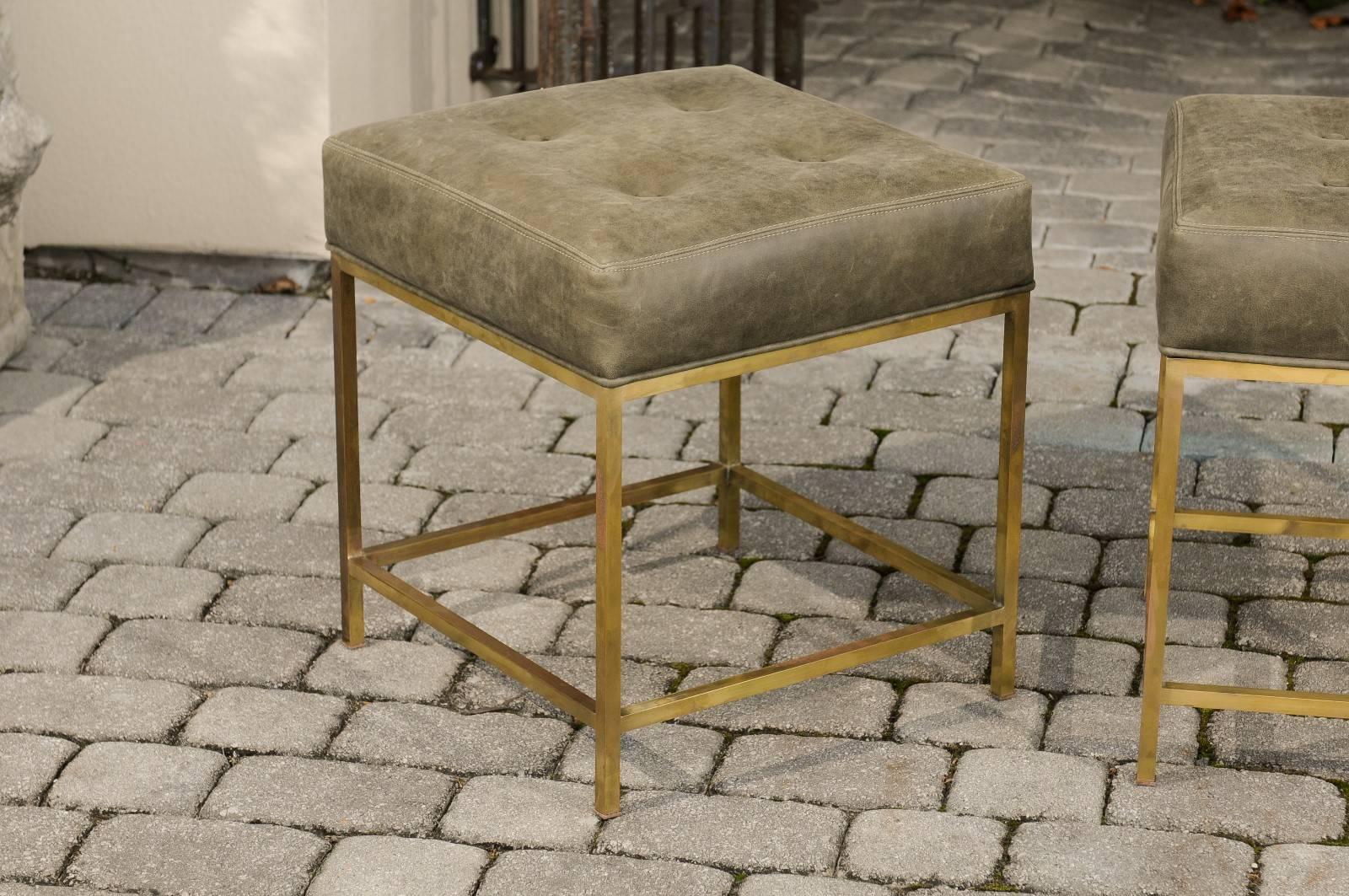 Pair of Vintage Italian 1960s Brass Stools with Green Tufted Leather Upholstery In Good Condition In Atlanta, GA
