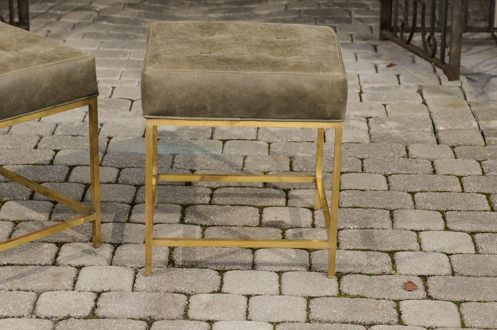 20th Century Pair of Vintage Italian 1960s Brass Stools with Green Tufted Leather Upholstery