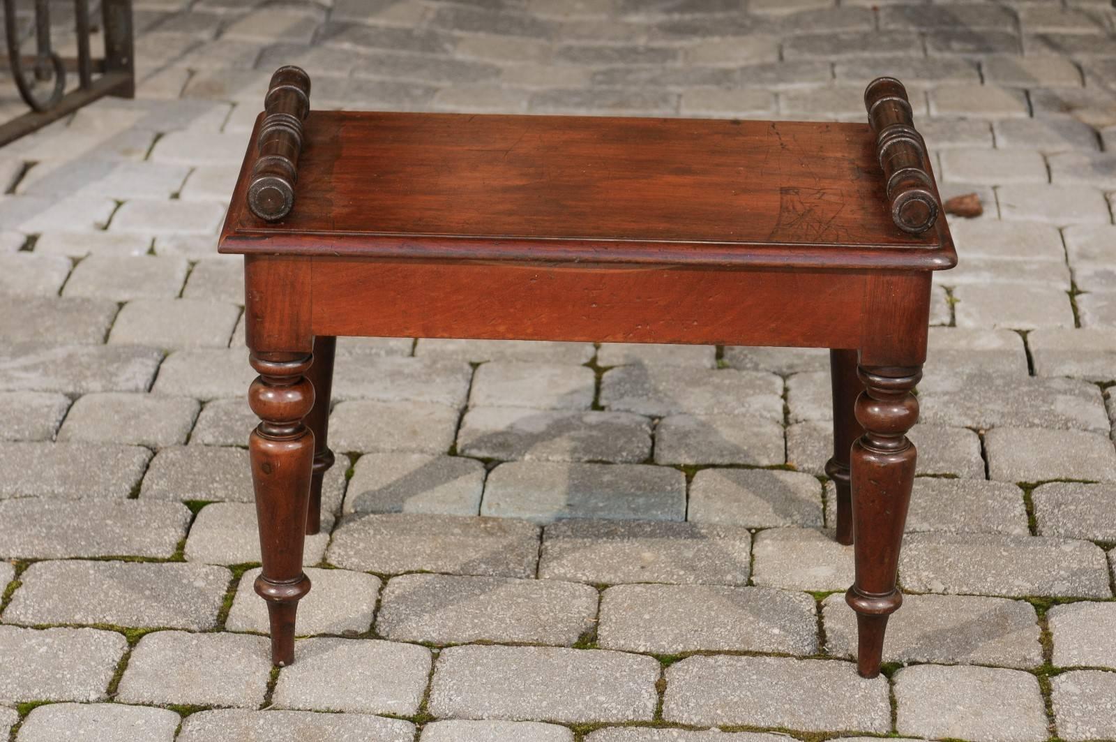 English 1870s Mahogany Hall Bench with Cylindrical Armrests and Turned Legs 1