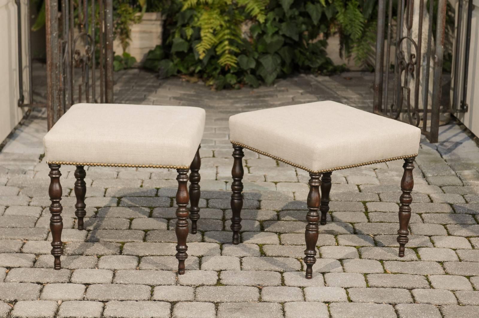 Pair of English, 1880s Walnut Stools with Turned Legs and Linen Upholstery 2