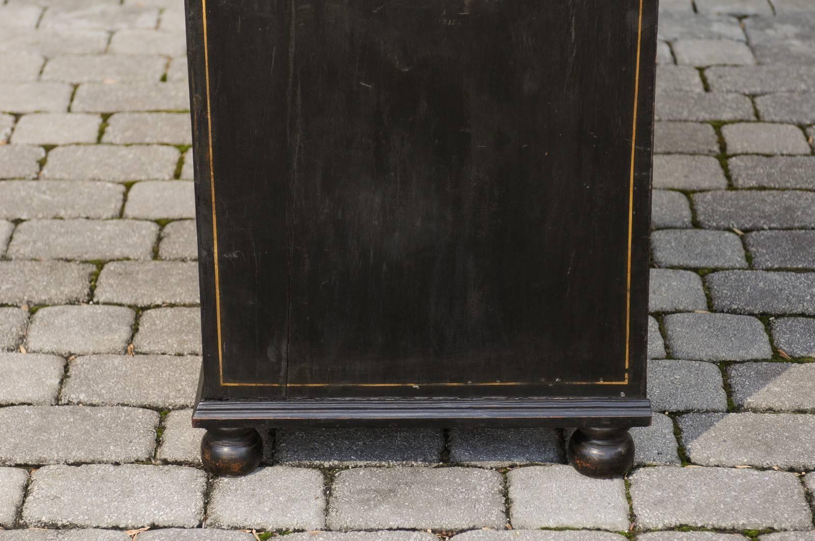 English 1725s Georgian Chinoiserie Four-Drawer Commode of Ebonized Wood 5