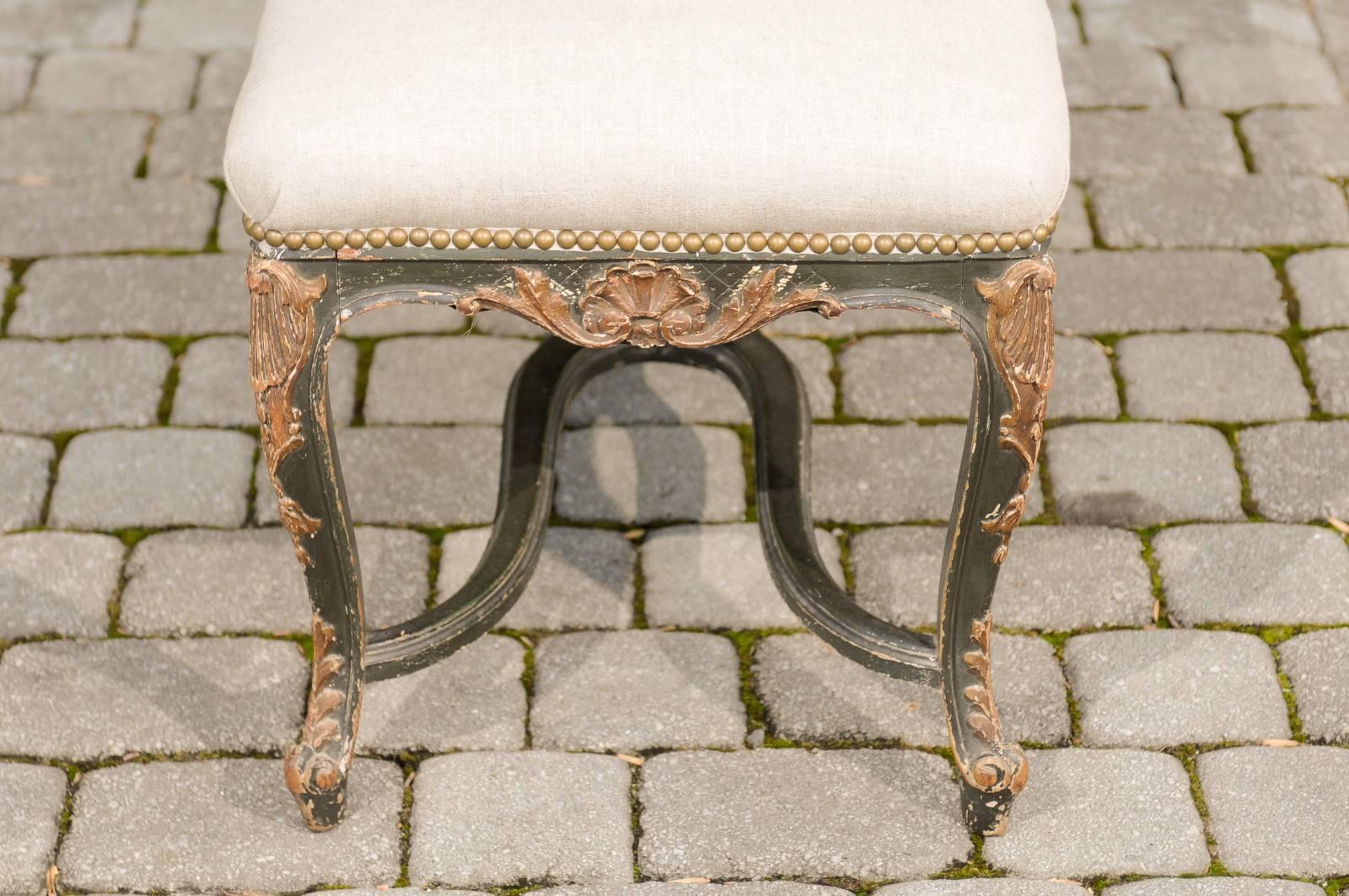 French Louis XV Style 1890s Black Painted and Parcel-Gilt Bench with Cabrioles For Sale 5