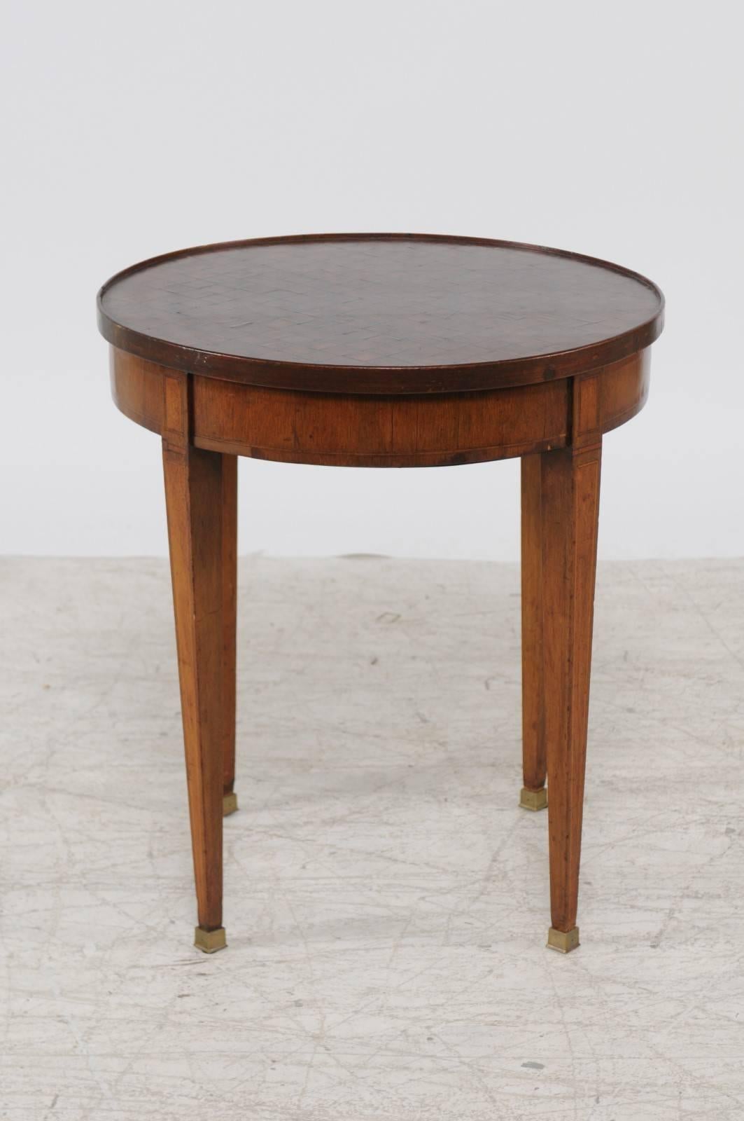 French Louis XVI Style 1870s Round Game Table with Flip Top and Tapered Legs For Sale 1