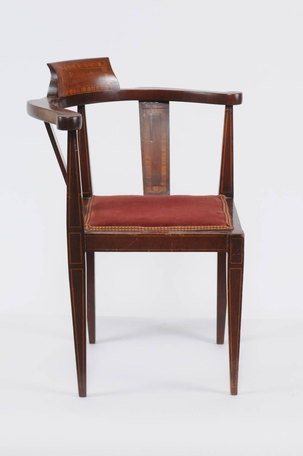 French 1900s Mahogany Corner Child Chair with Crossbanding and Tapered Legs In Good Condition For Sale In Atlanta, GA