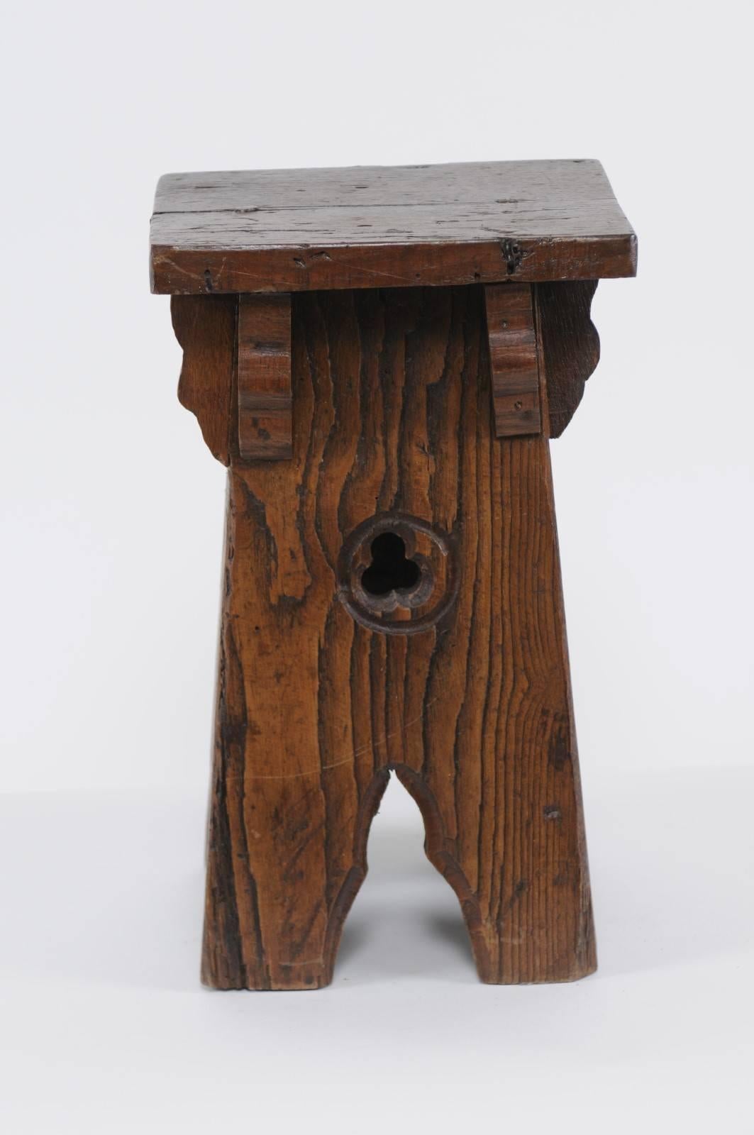 Wood Spanish Oak Stool with Trefoil Motifs and Brackets from the Early 20th Century
