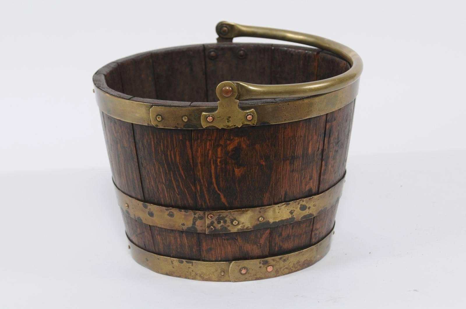 English Oak and Brass Bucket with Handle from the Late 19th Century 3