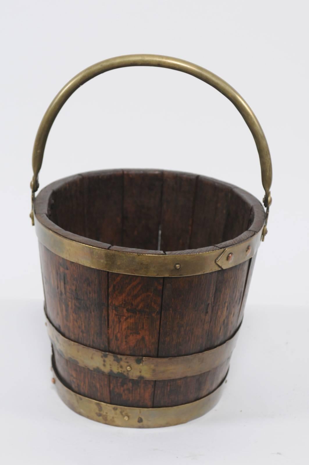 English Oak and Brass Bucket with Handle from the Late 19th Century 4