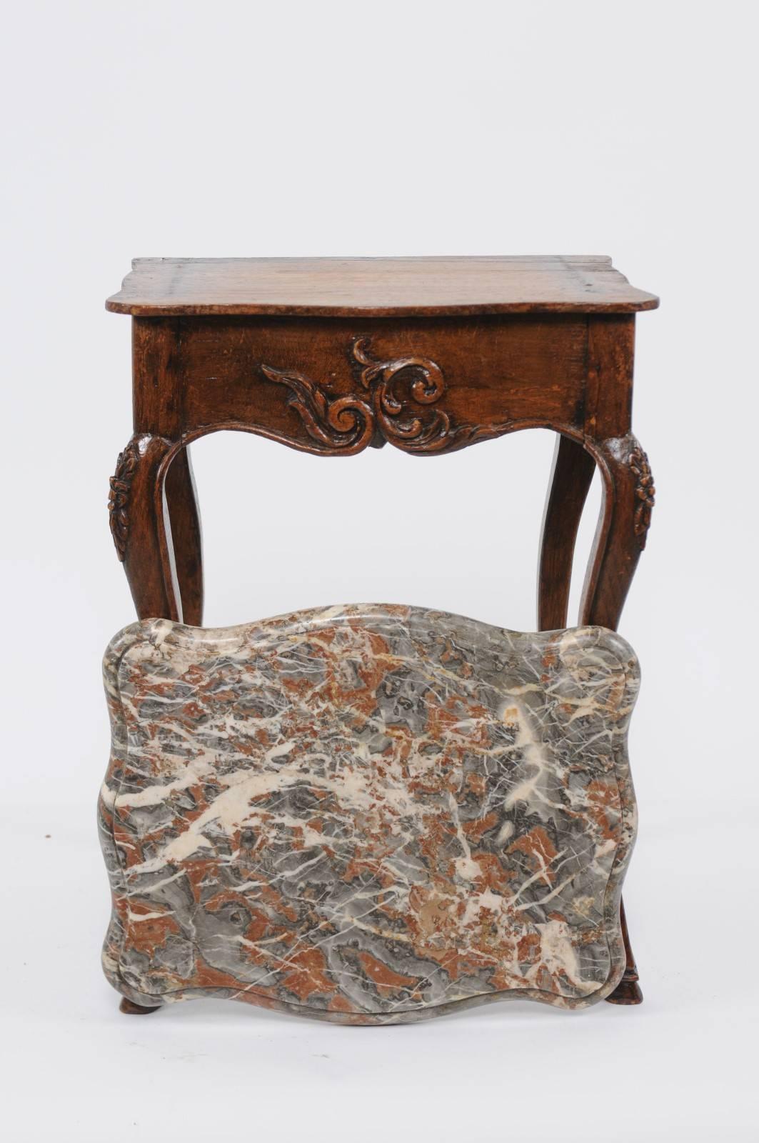 French Louis XV Style Walnut Side Table with Marble Top and Cabriole Legs, 1870s For Sale 4