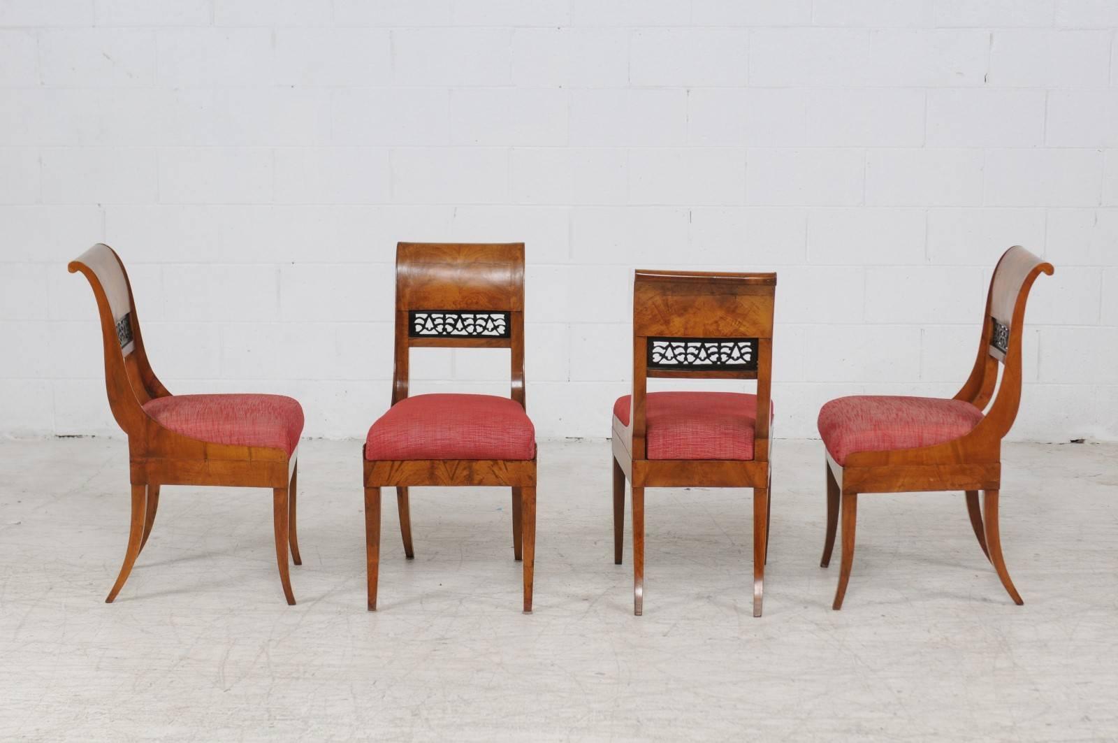 19th Century Set of Four 1840s Austrian Biedermeier Period Chairs with Bookmarked Veneer For Sale