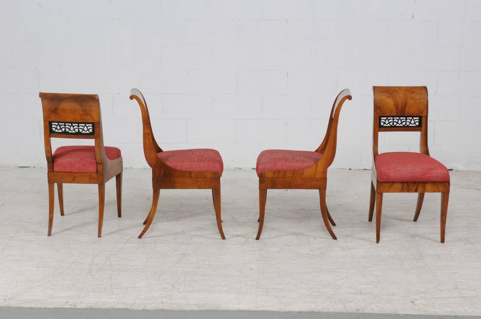 Set of Four 1840s Austrian Biedermeier Period Chairs with Bookmarked Veneer For Sale 2