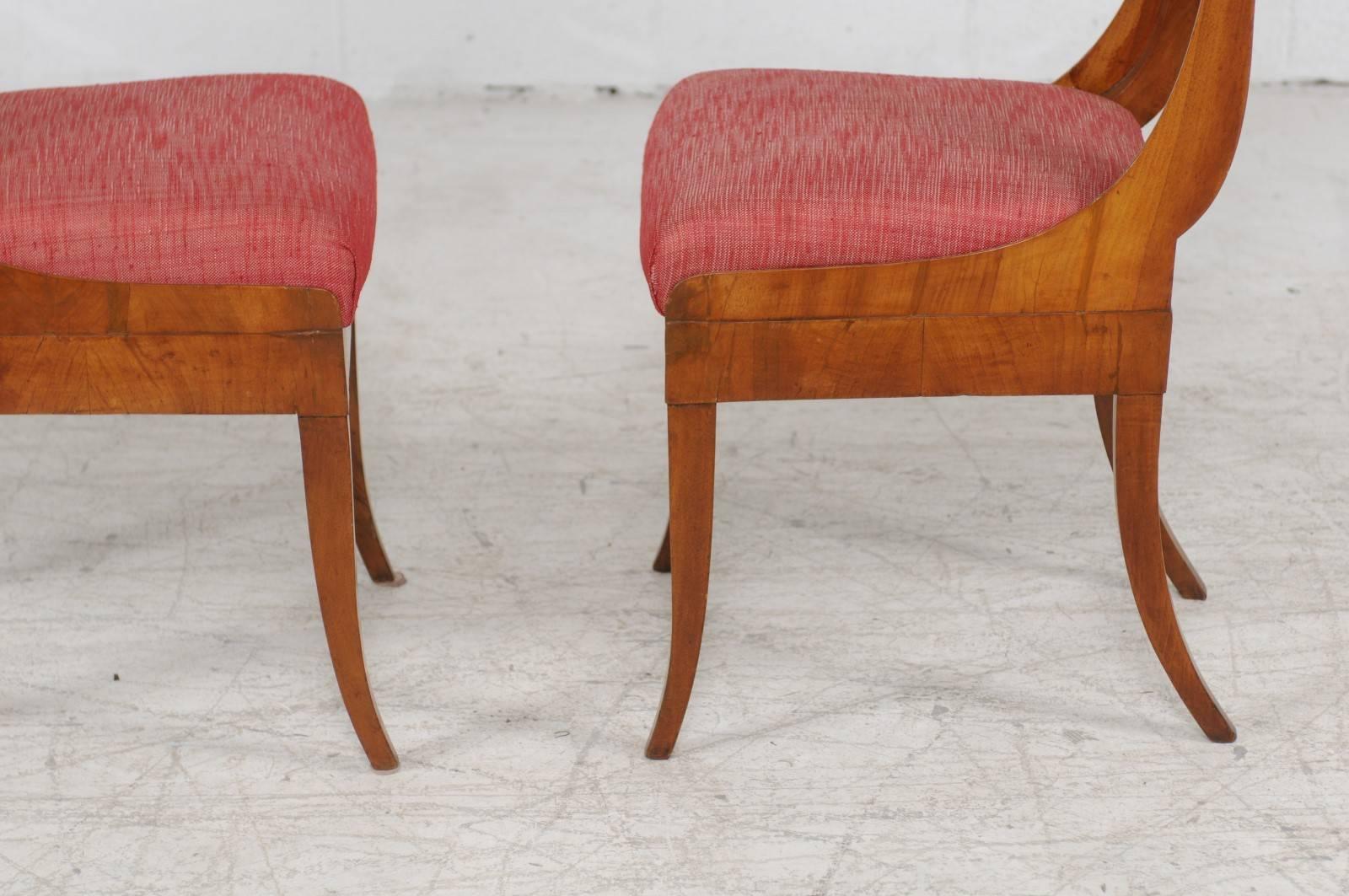 Set of Four 1840s Austrian Biedermeier Period Chairs with Bookmarked Veneer For Sale 4