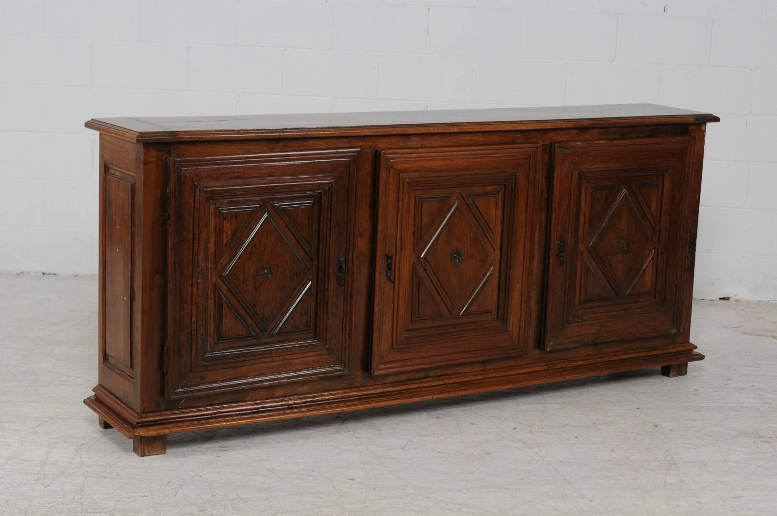 Italian Three-Door Chestnut Wood Enfilade with Diamond Motifs from the 1820s 3
